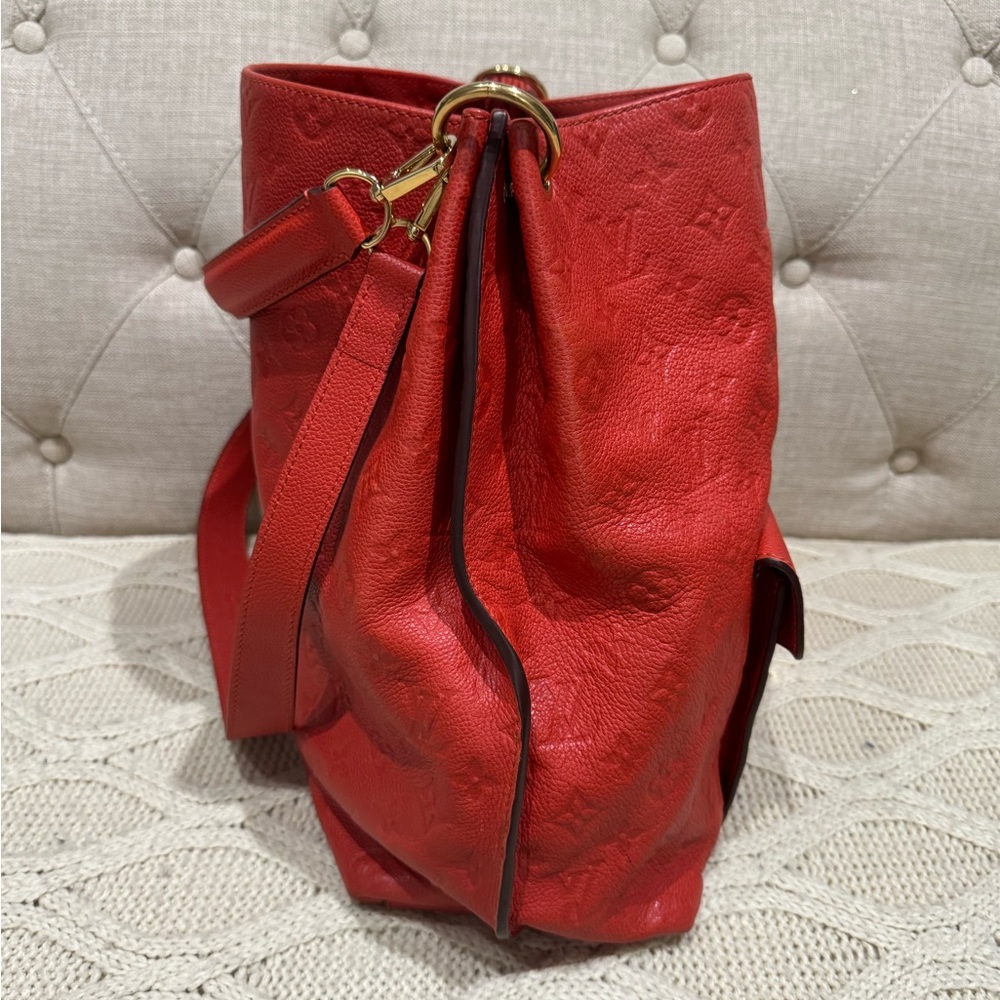 Authentic Louis Vuitton Red Métis Hobo empreinte